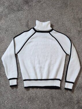 White w Black Trim Pullover Turtleneck Short Sweater; Size L